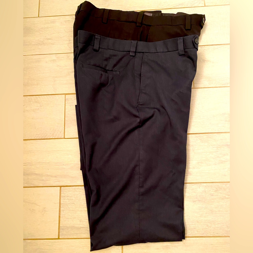 EUC Bundle of 2 Pairs of Men’s Haggar Dress Pants in Black and Navy Size 36 x 32
